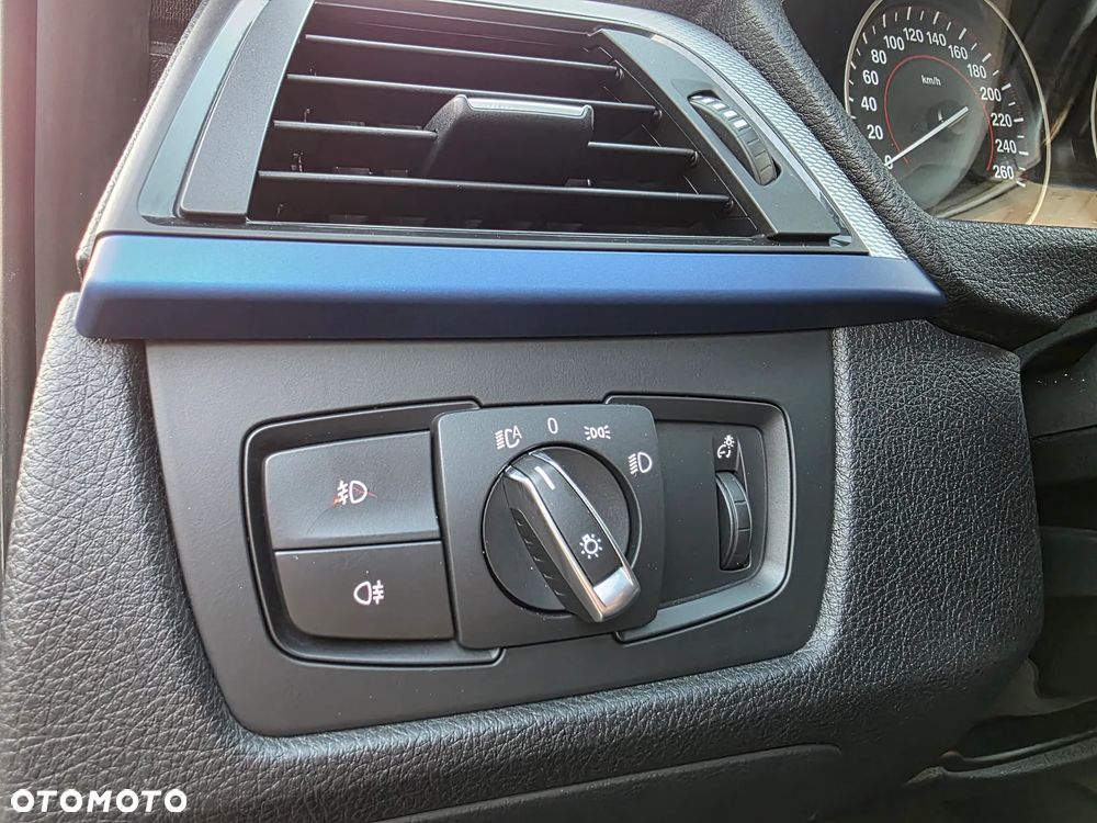 BMW Seria 3 318d DPF Edition Sport - 20
