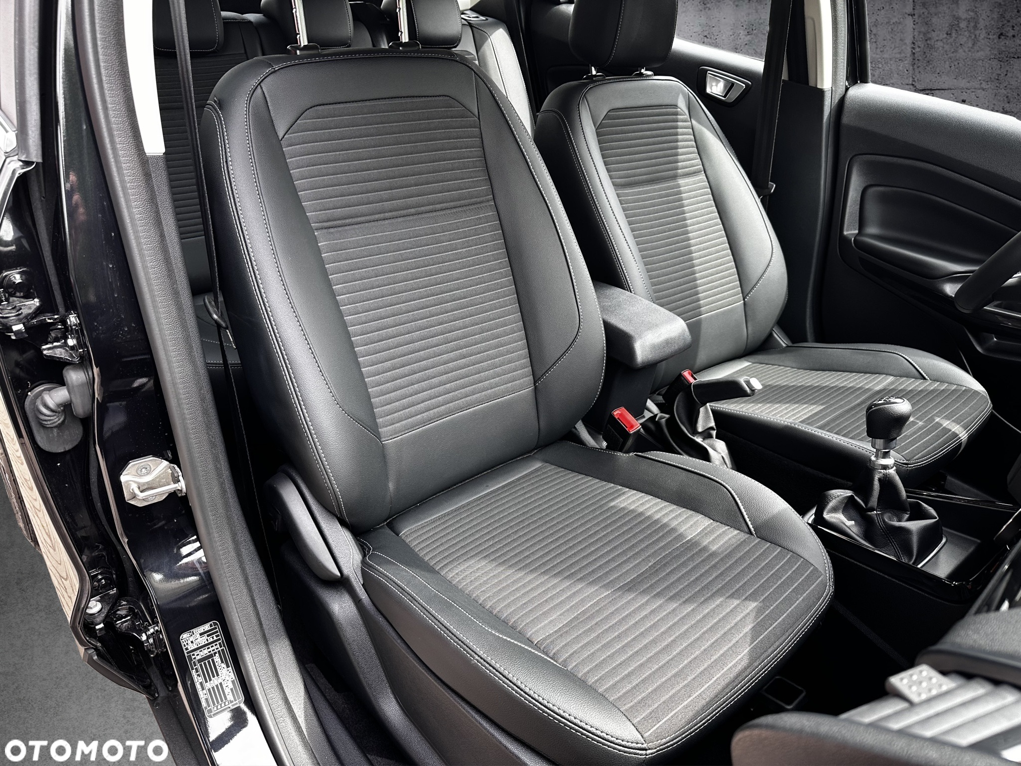 Ford EcoSport 1.0 EcoBoost TITANIUM - 12