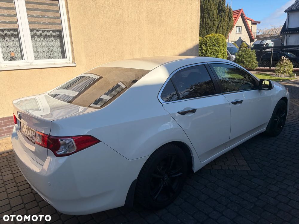 Honda Accord 2.0 Executive Nav - 4