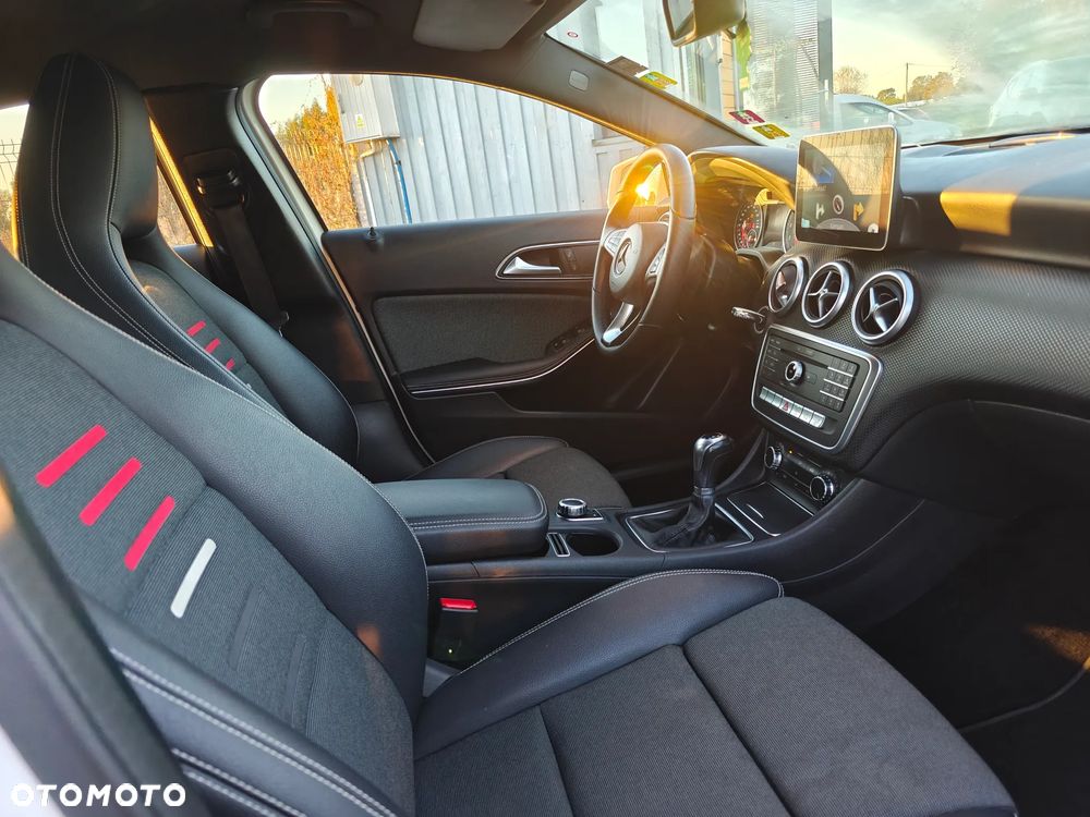 Mercedes-Benz Klasa A 180 (BlueEFFICIENCY) AMG Sport - 38