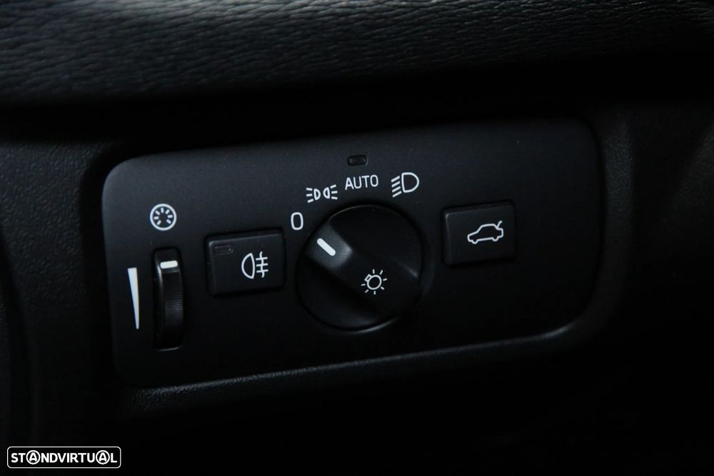 Volvo V40 2.0 D3 Inscription - 10