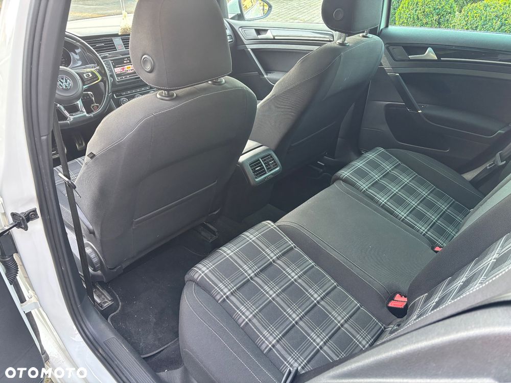 Volkswagen Golf 2.0 TDI BMT GTD DSG - 8