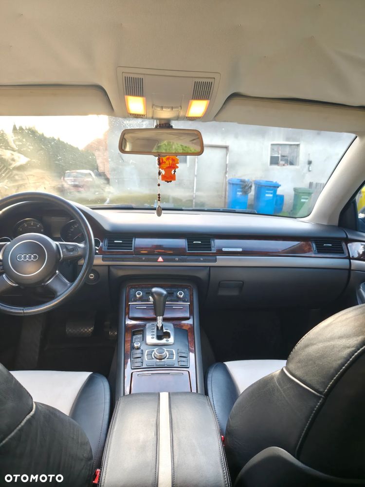 Audi A8 4.2 Quattro - 6