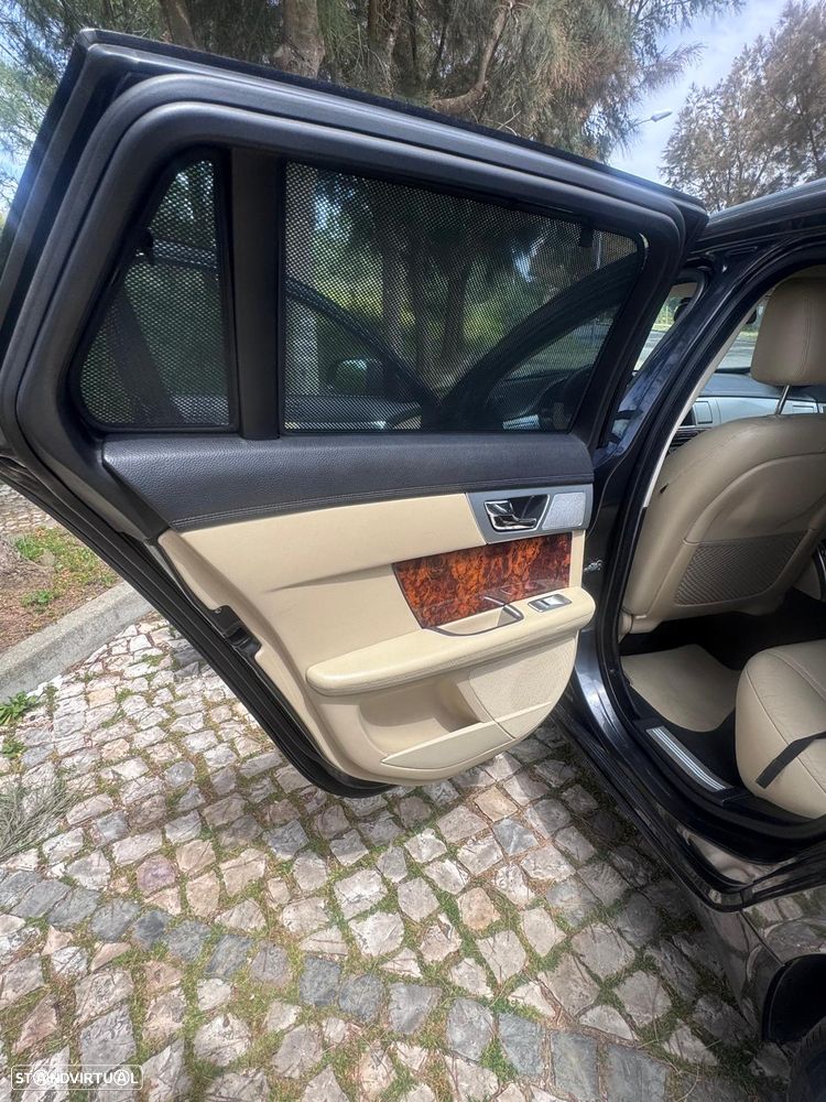 Jaguar XF Sportbrake 2.2 - 23