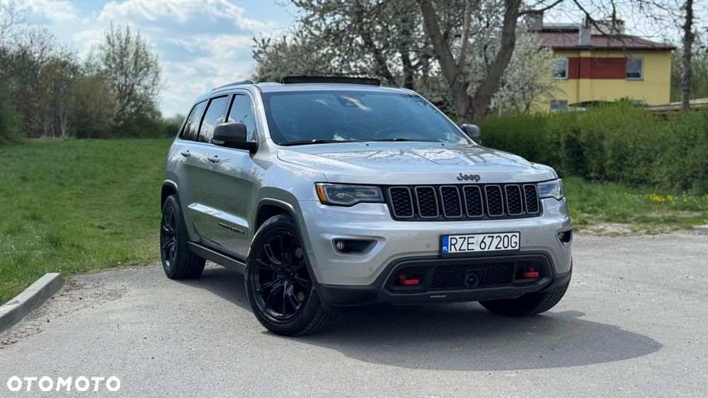 Jeep Grand Cherokee - 1