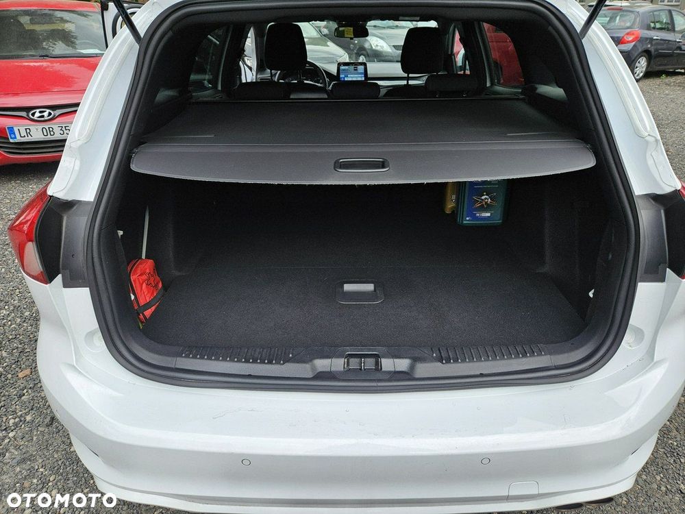 Ford Focus 1.5 EcoBlue Start-Stopp-System ST-LINE DESIGN - 19