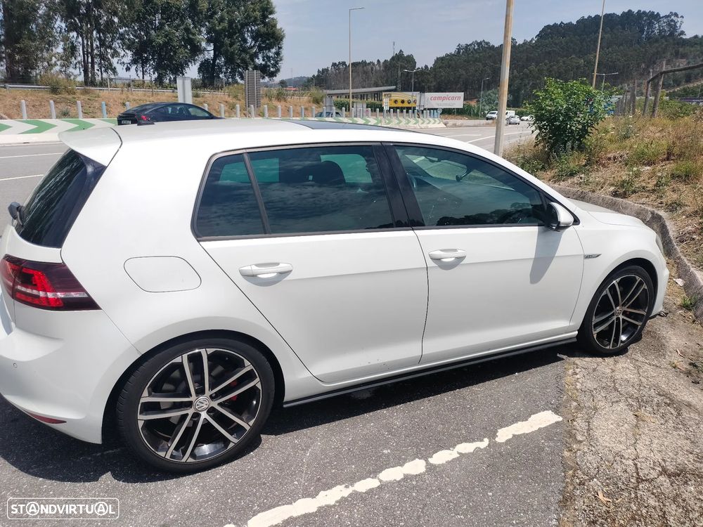 VW Golf - 8