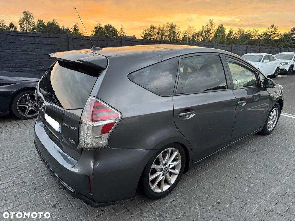 Toyota Prius+ (Hybrid) - 4