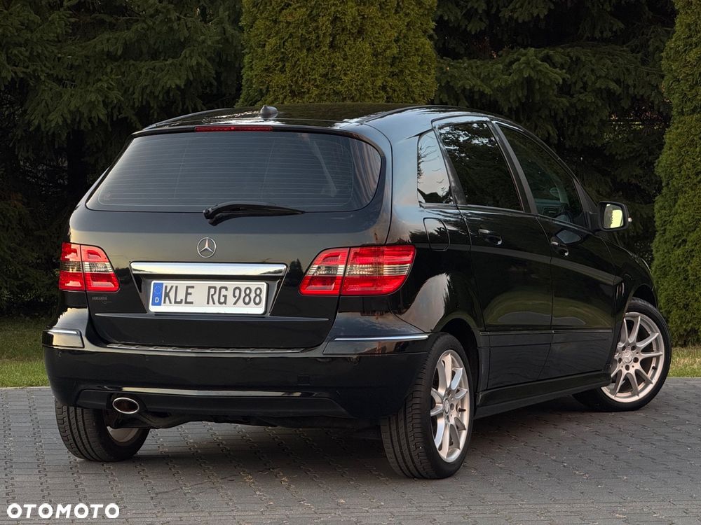 Mercedes-Benz Klasa B 180 BlueEFFICIENCY SPORT EDITION - 18
