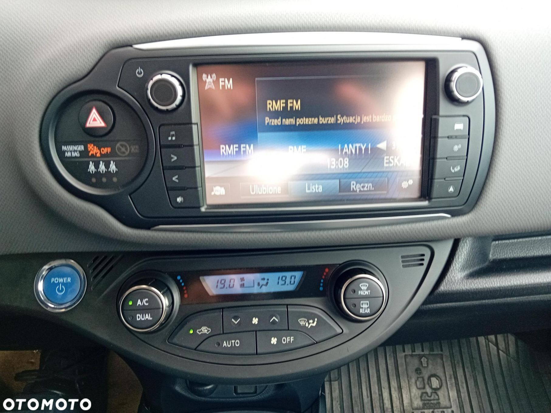 Toyota Yaris - 16