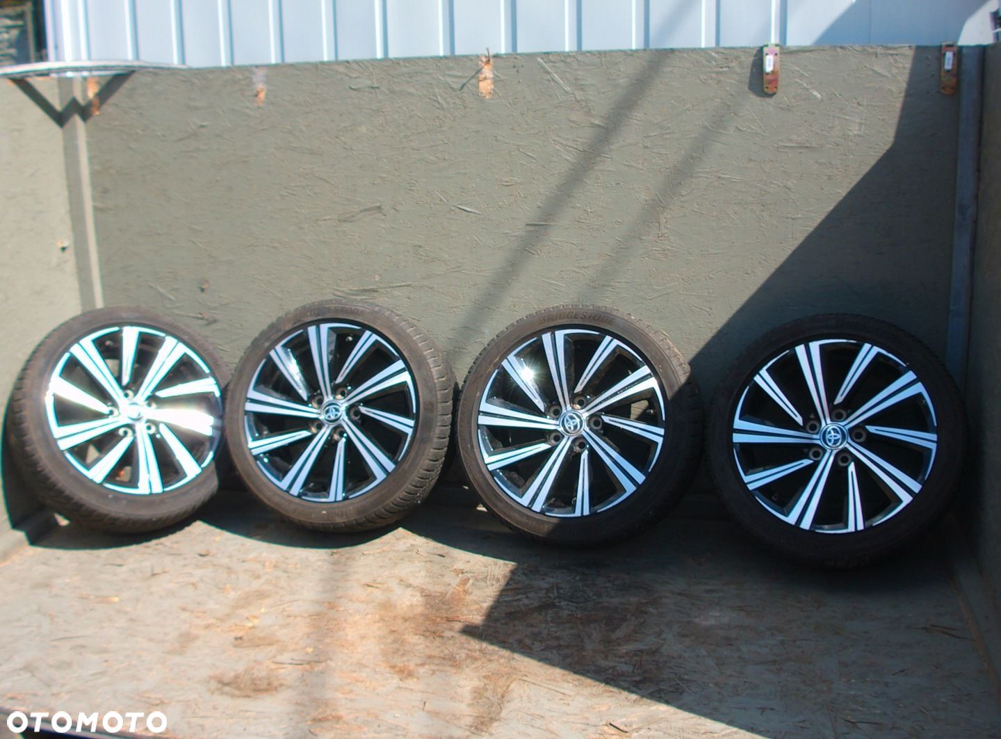 Toyota Corolla E21 Koła z oponami Alufelgi Zimowe 225/45/17 Bridgestone - 1