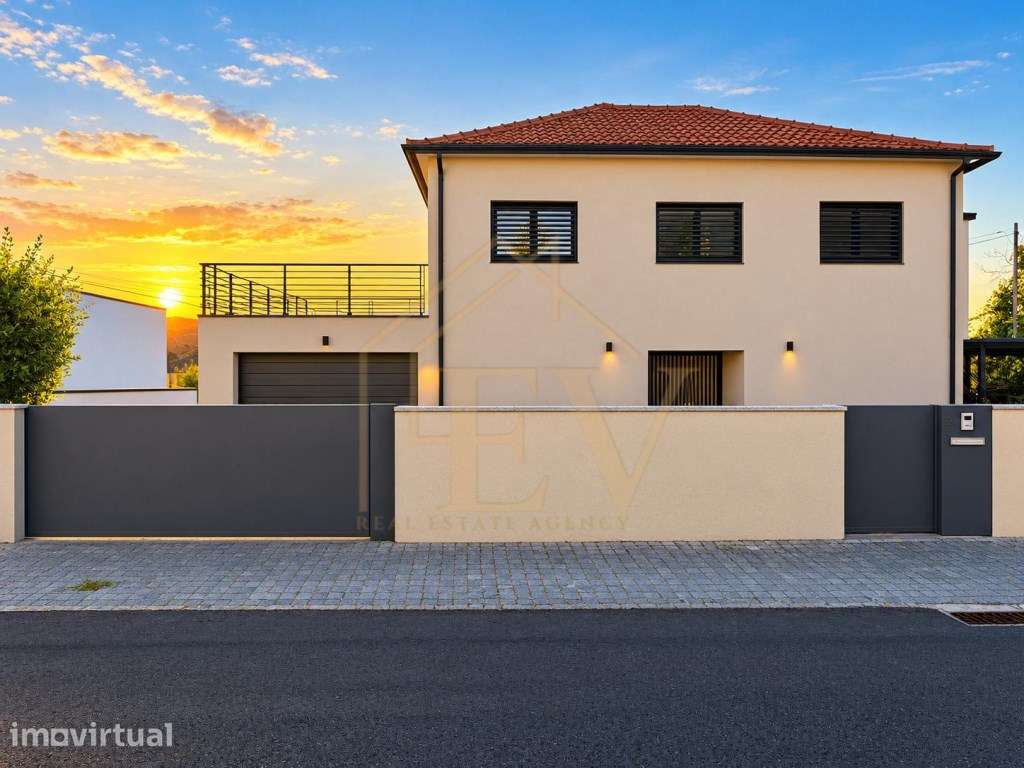 MORADIA T3+1 EM LEMENHE, VILA NOVA DE FAMALICÃO - Grande imagem: 4/41