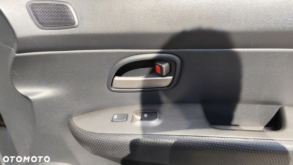 Kia Carens 2.0 CRDi Freedom 7os - 13