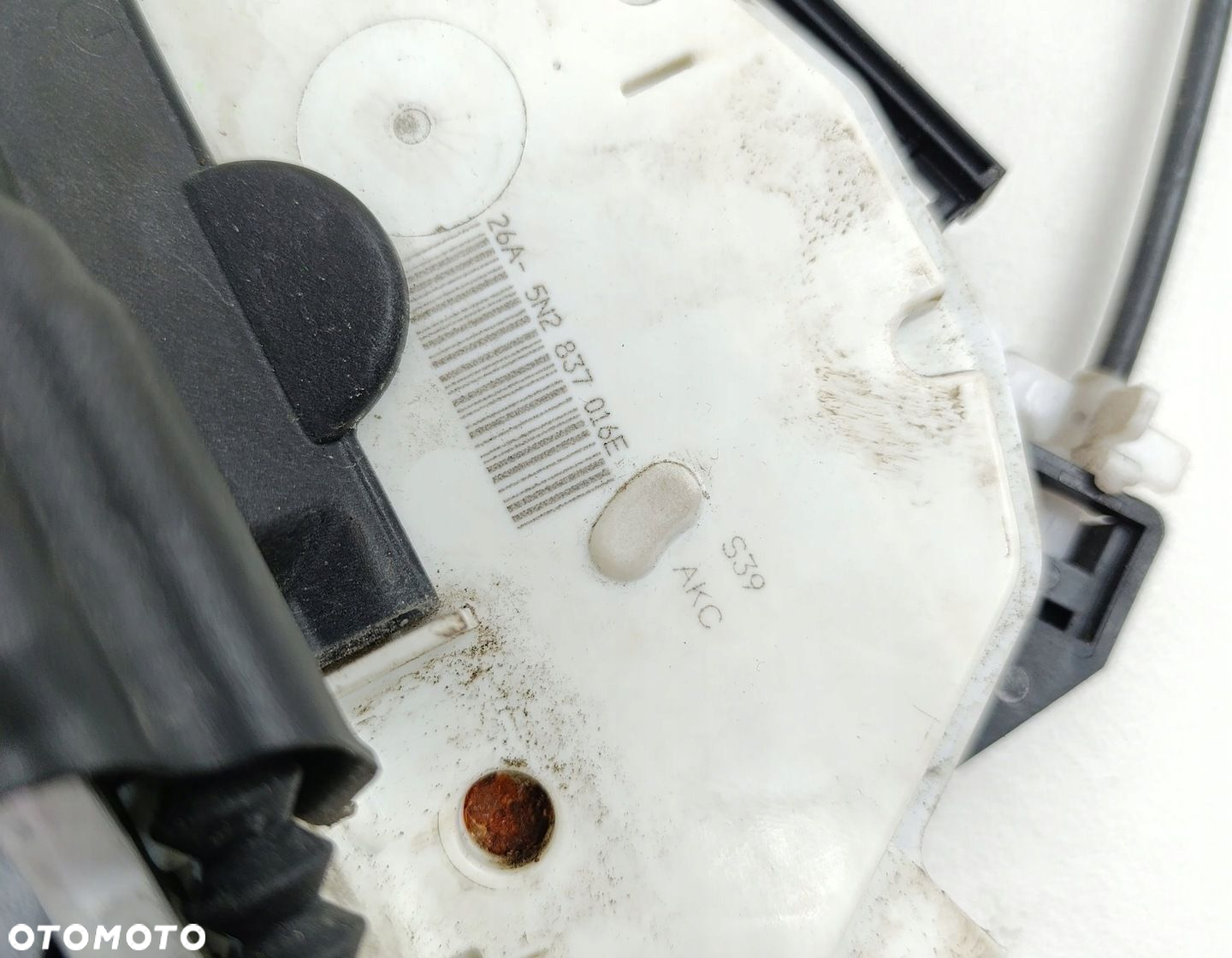 ZAMEK DRZWI PRAWY PRZÓD SKODA FABIA II 26A5N2837016E - 2