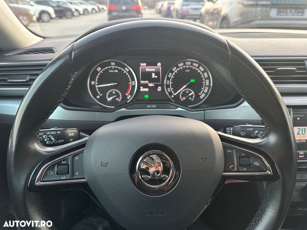 Skoda Superb 2.0 TDI DSG Style - 10