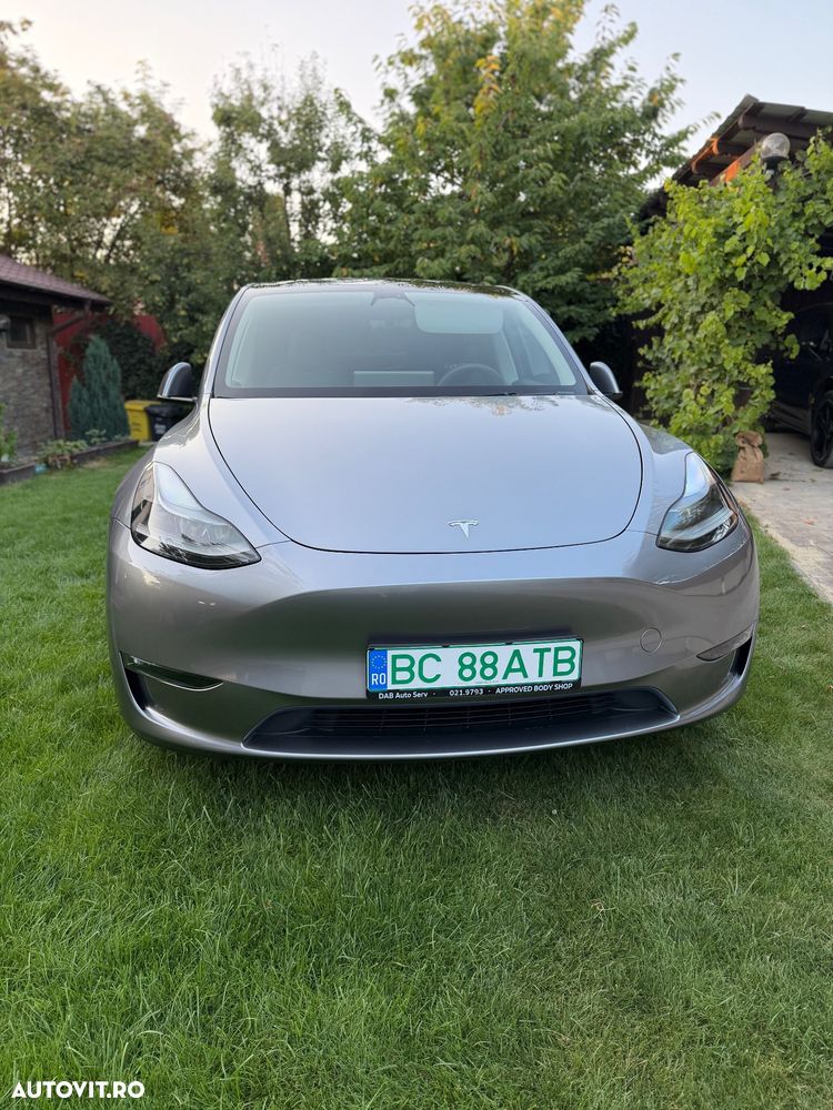 Tesla Model Y Performance Dual Motor AWD - 2