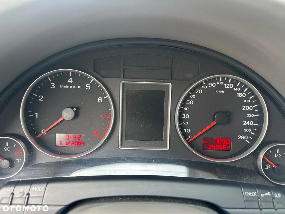 Audi A4 Limousine - 11