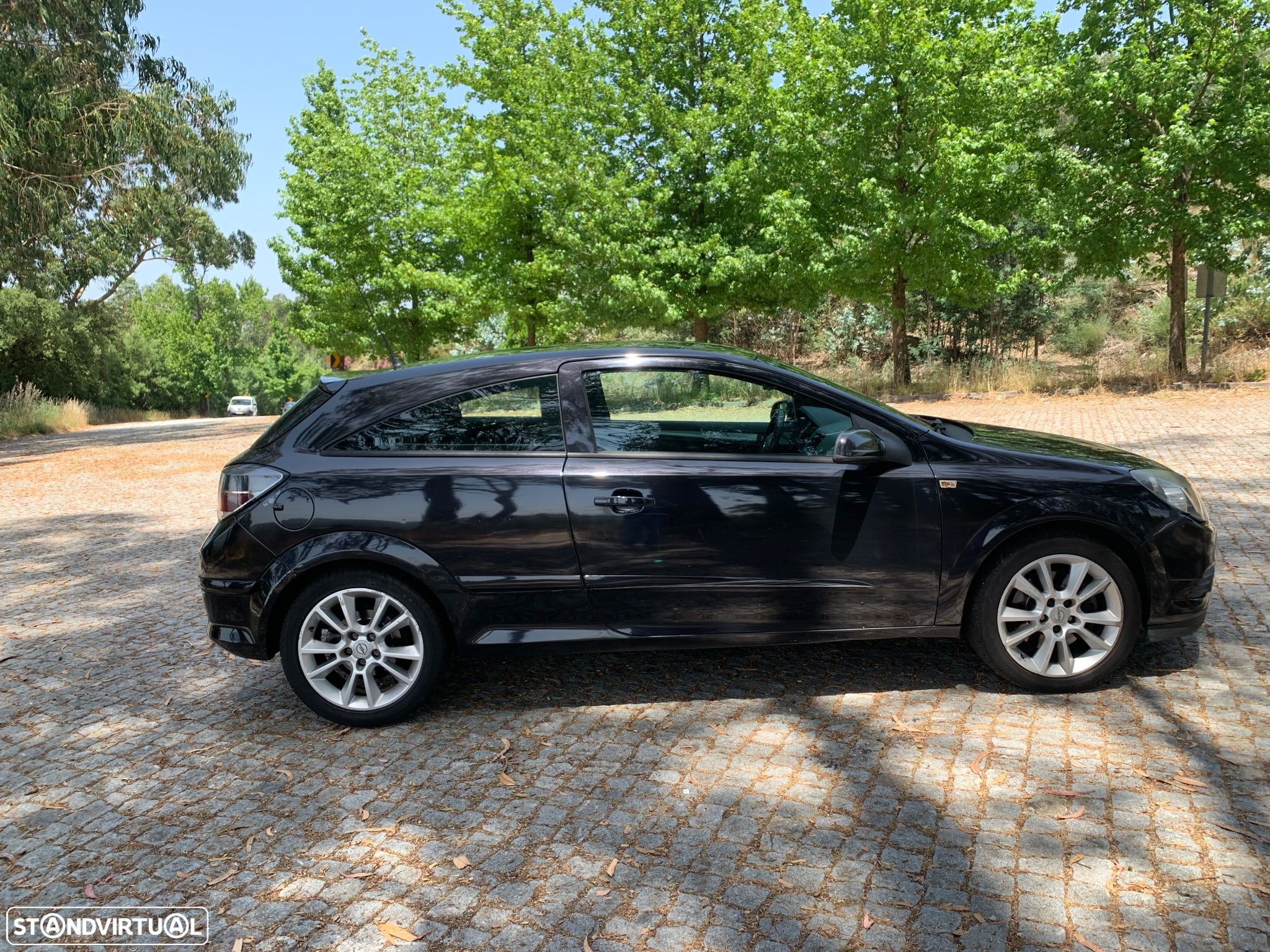 Opel Astra GTC 1.7 CDTi - 4