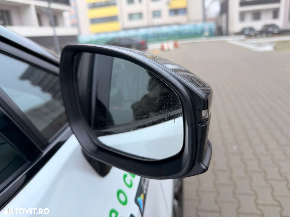 Toyota C-HR 2.0 HEV 197 CP 4x2 CVT Dynamic - 19