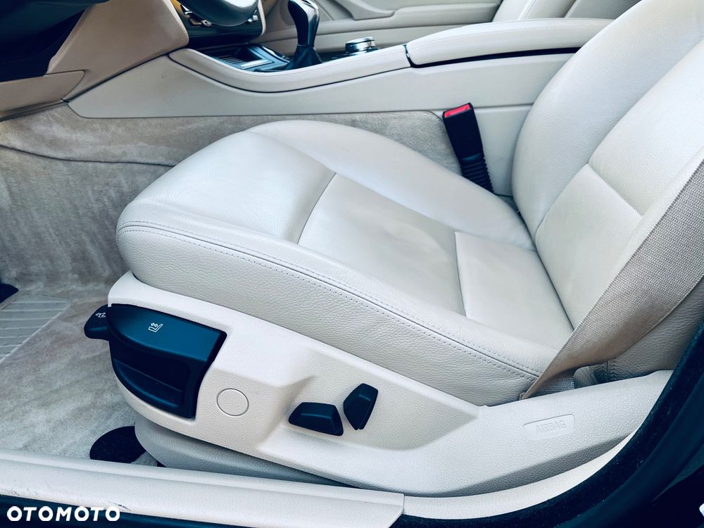 BMW Seria 5 520d - 25