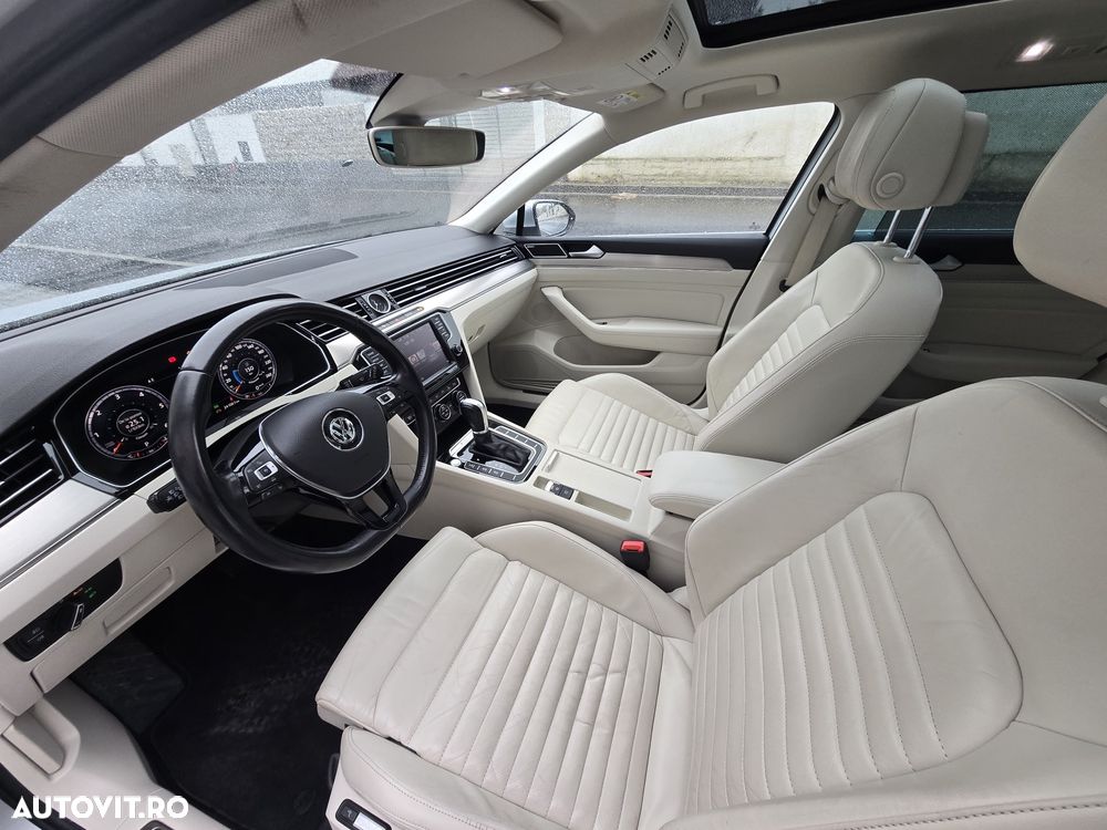 Volkswagen Passat 2.0 TDI SCR 4Motion DSG Elegance - 5