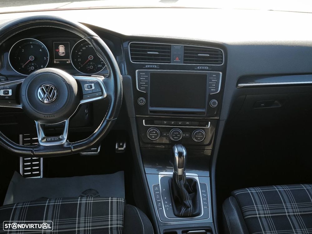 VW Golf 2.0 TDI GTD DSG - 7