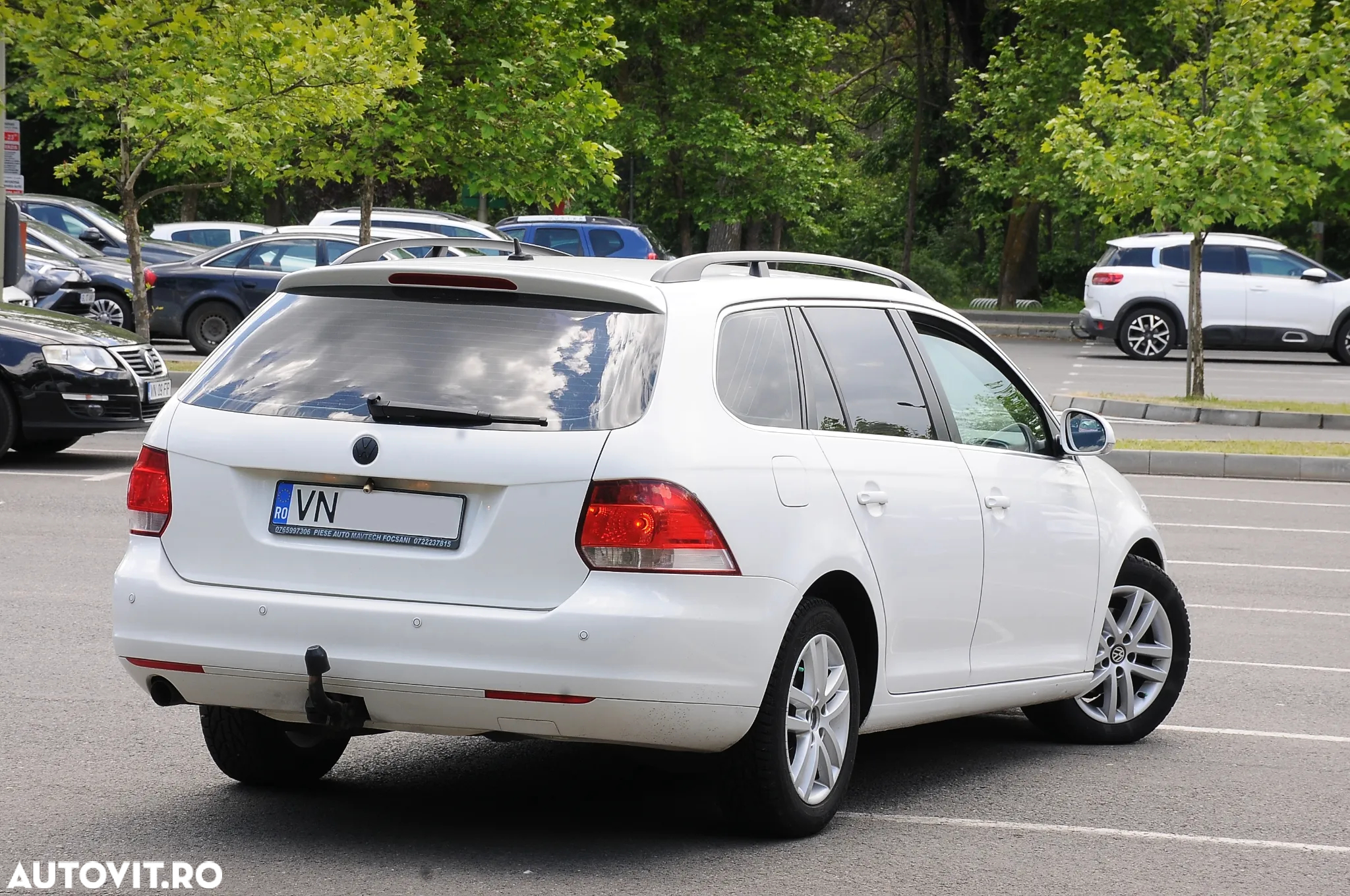 Volkswagen Golf 1.6 TDI DPF DSG Comfortline - 12