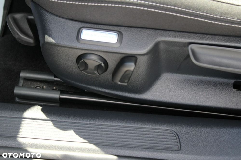 Volkswagen Passat - 19