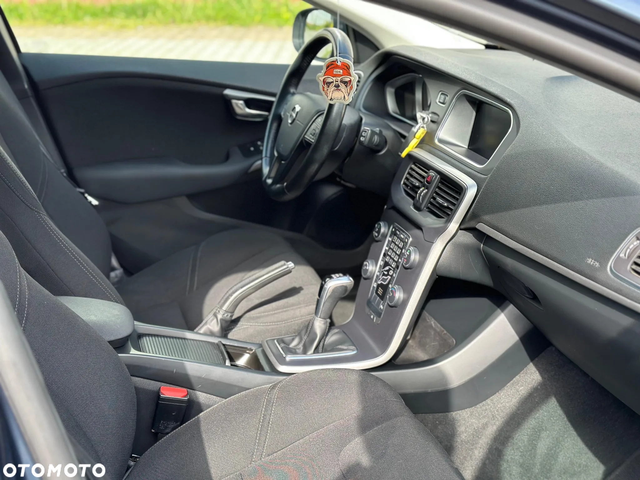 Volvo V40 D2 Drive-E Momentum - 12