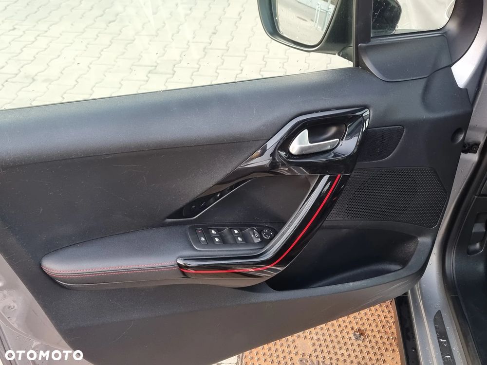 Peugeot 2008 - 9