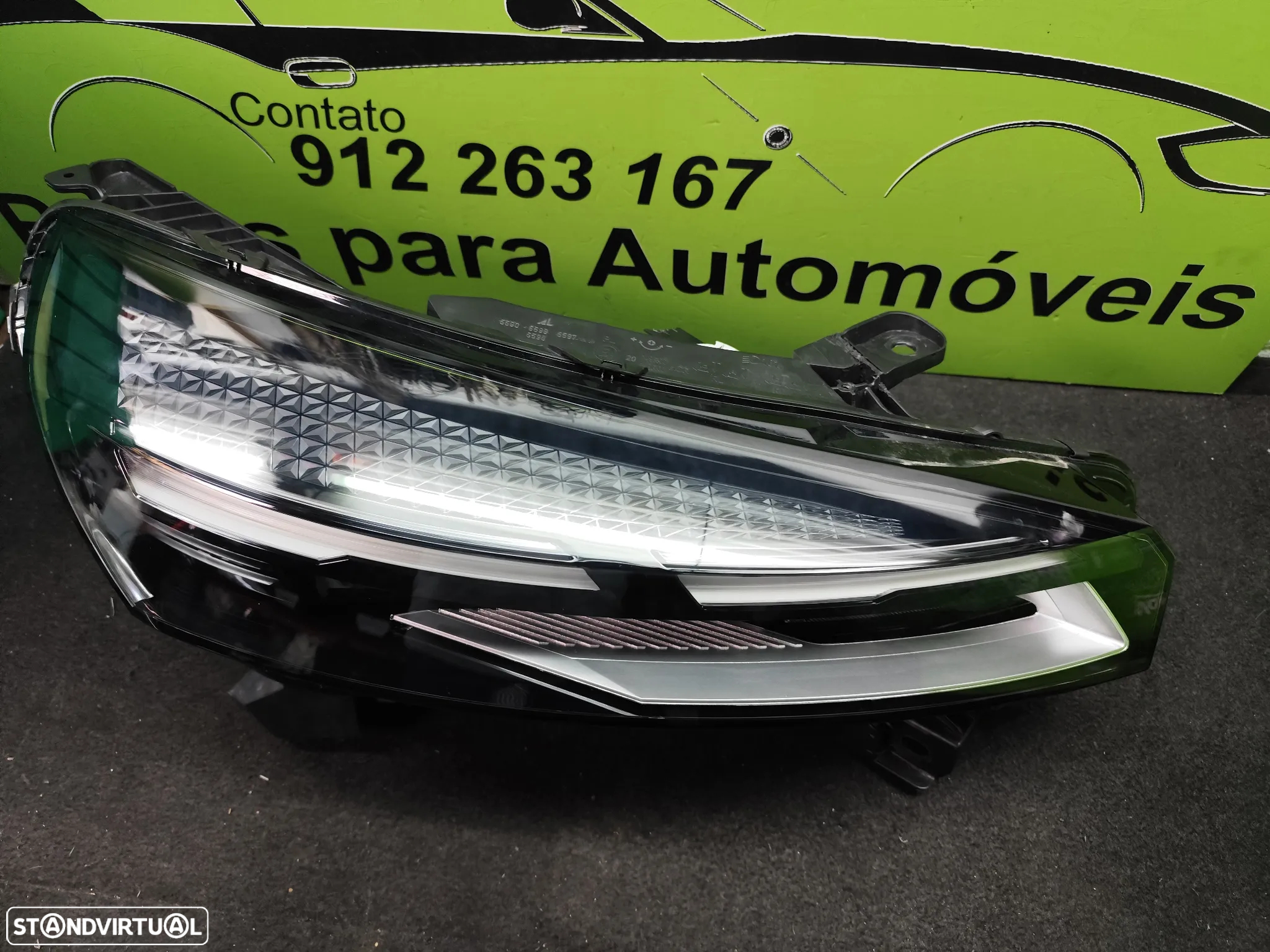 CLIO V 5 / COLT FAROL DIREITO LED - FF686 - 5