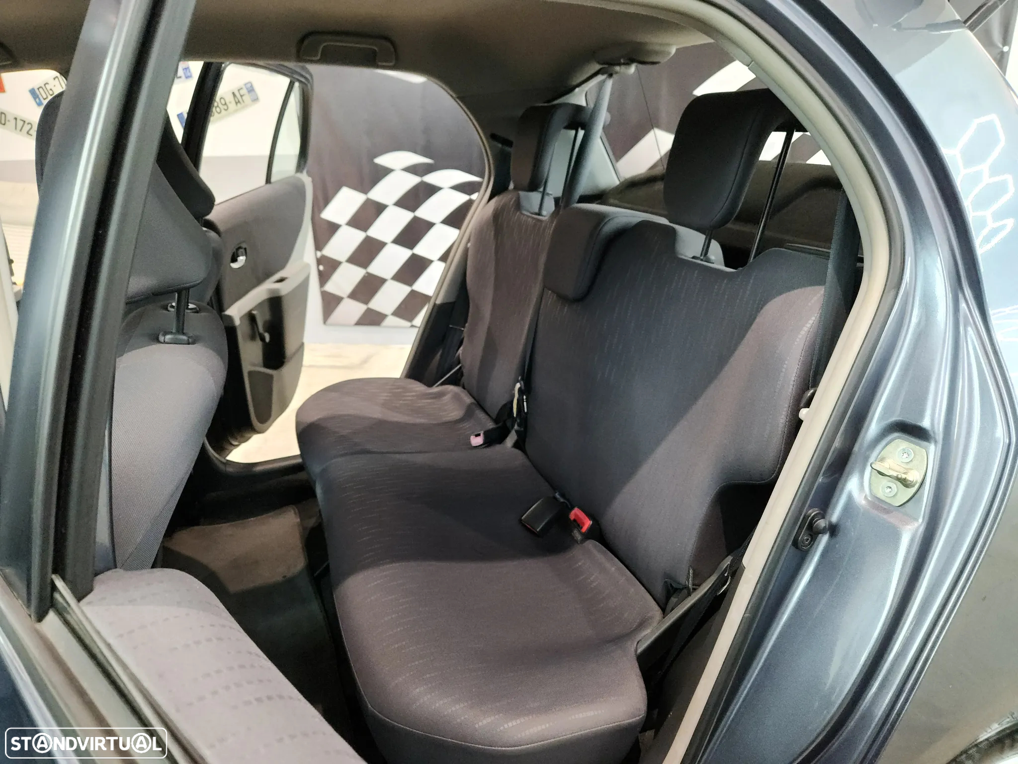 Toyota Yaris 1.33 VVT-i Comfort+AC - 32