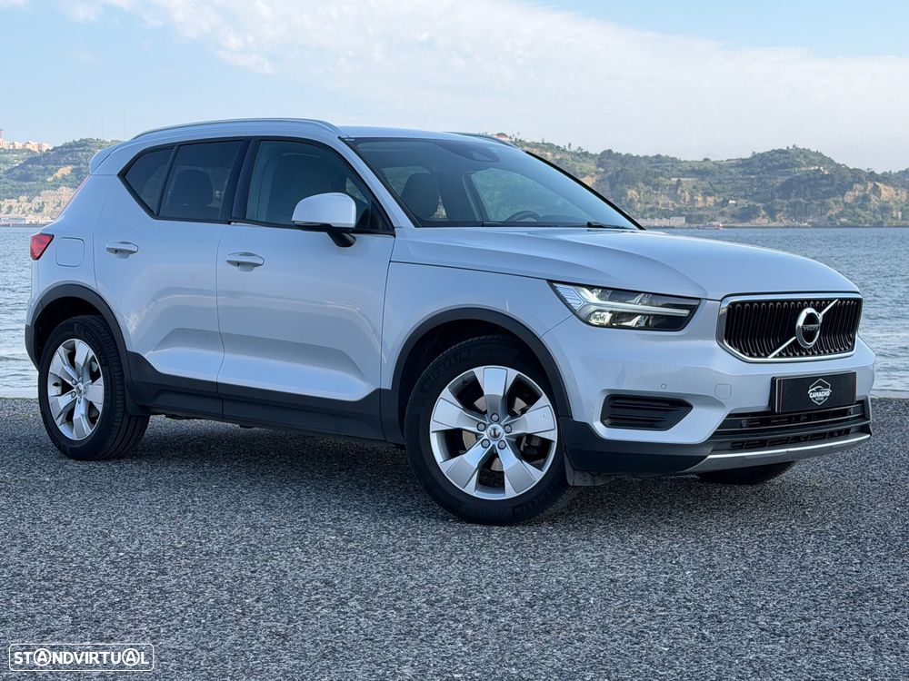 Volvo XC 40 1.5 T3 Momentum Geartronic - 1