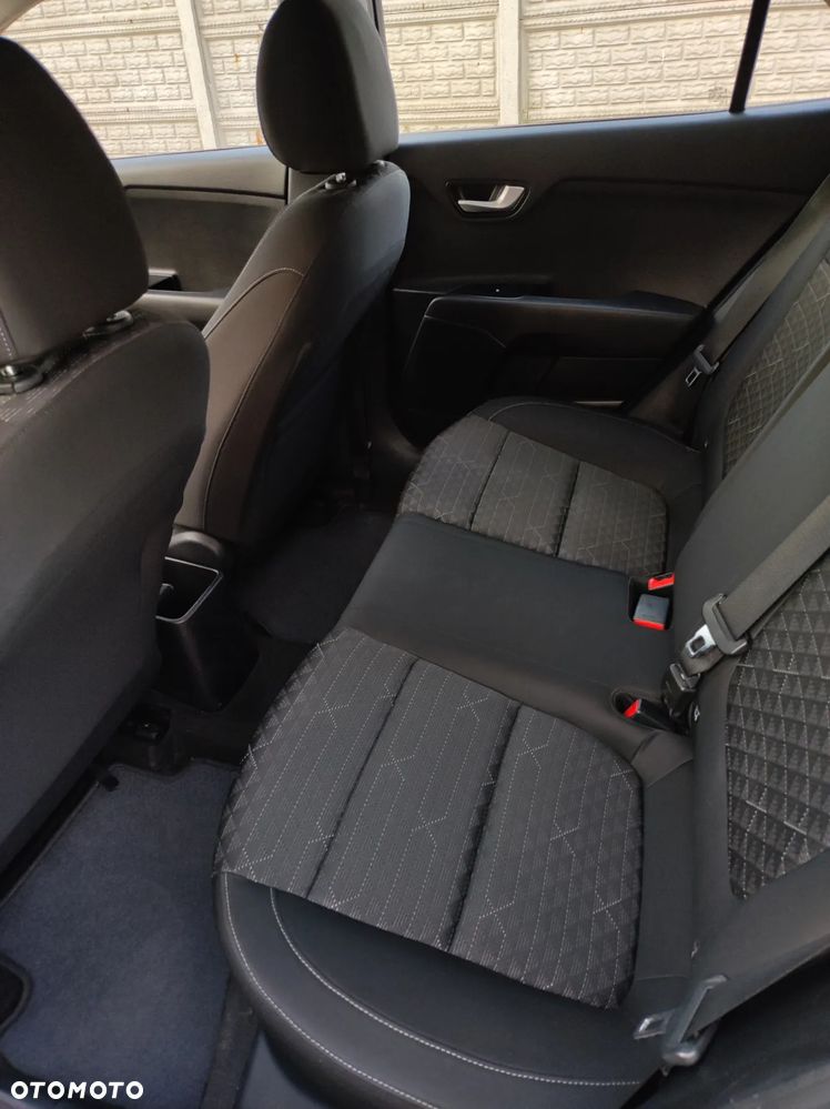 Kia Rio - 22