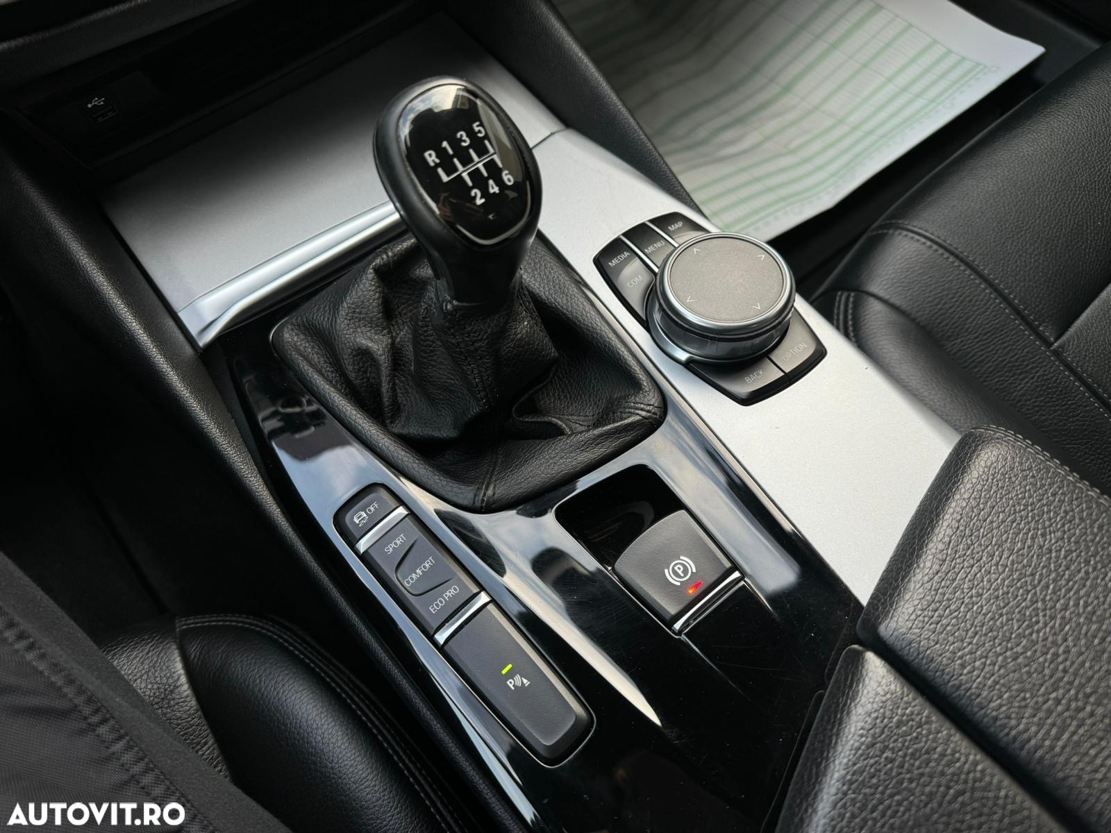 BMW Seria 5 520d Sport Line - 12