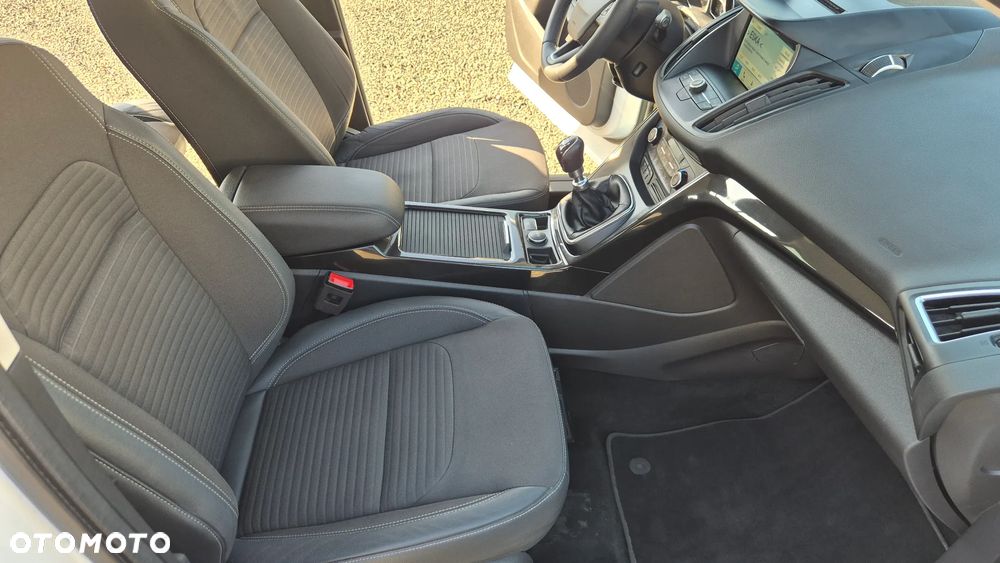 Ford Kuga 2.0 TDCi 4x2 Titanium - 34