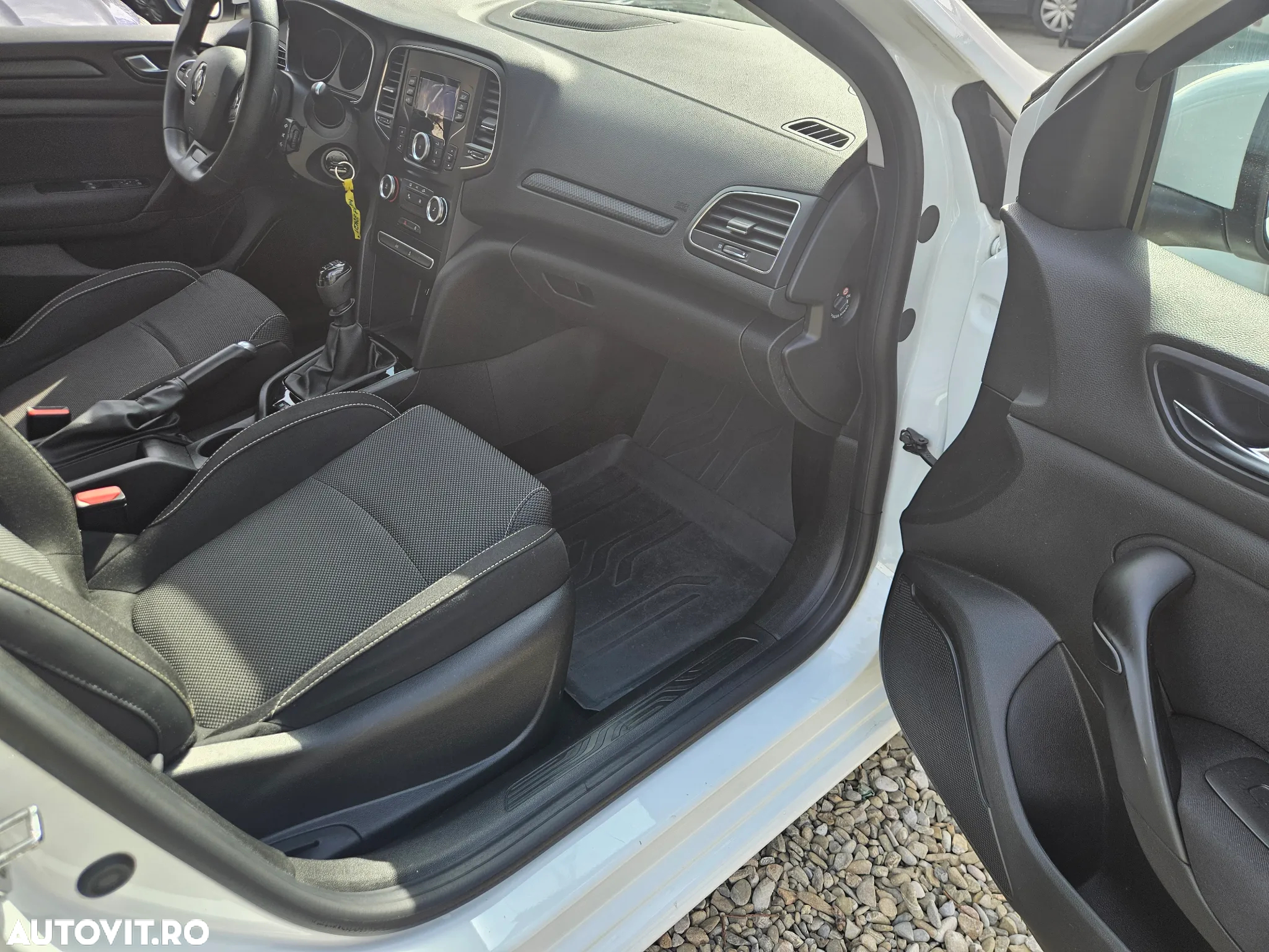 Renault Megane BLUE dCi Life - 9