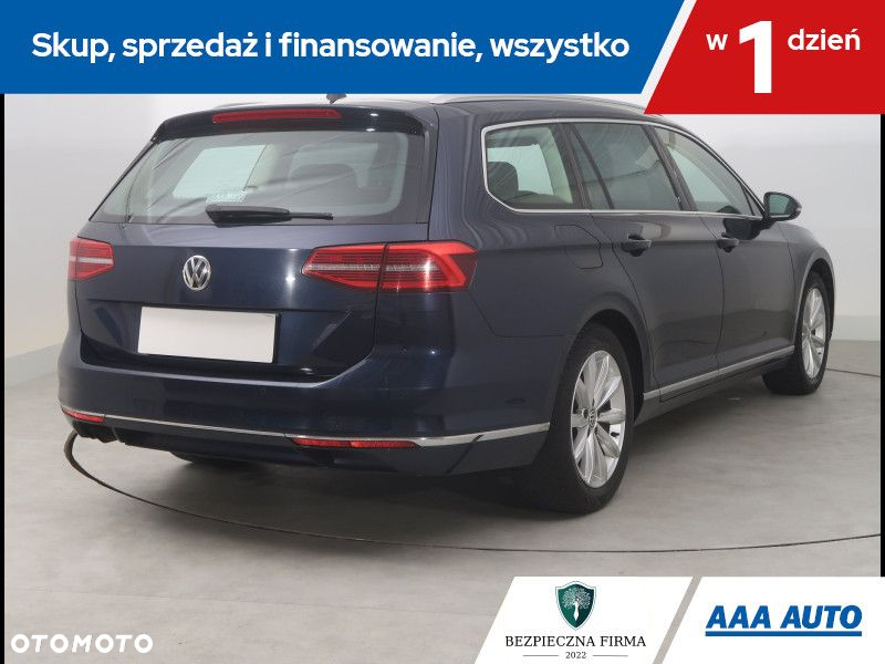Volkswagen Passat - 6
