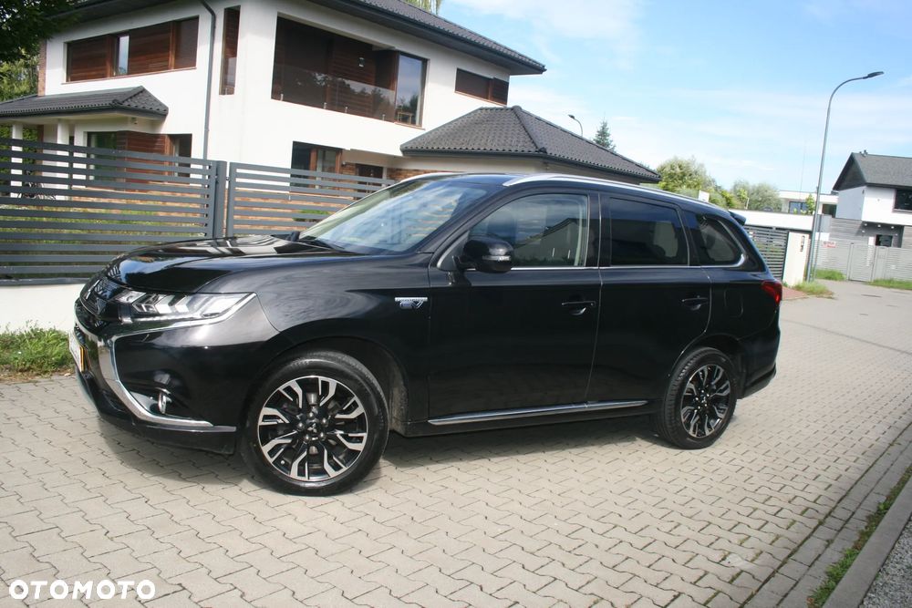 Mitsubishi Outlander Intense + - 21