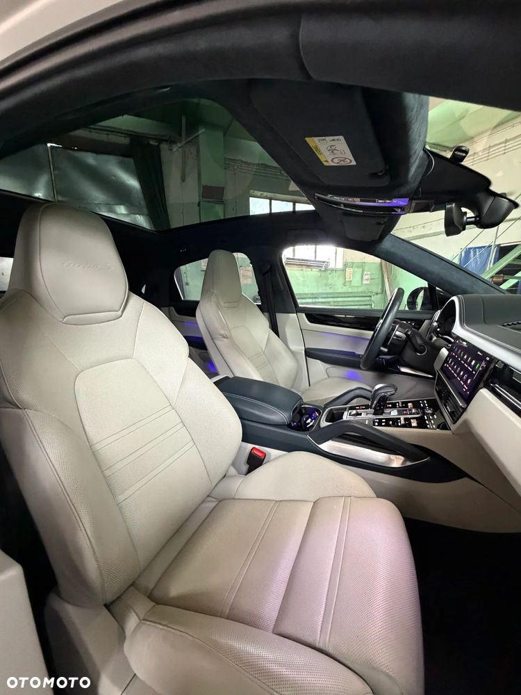 Porsche Cayenne - 30