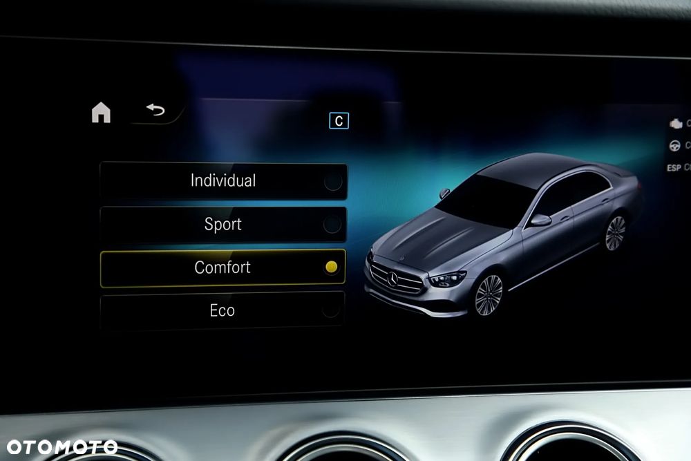 Mercedes-Benz Klasa E 220 d 4-Matic 9G-TRONIC - 31