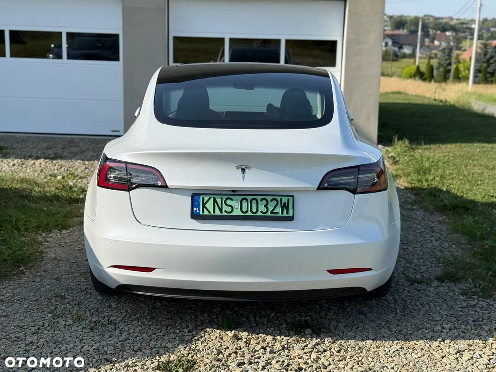 Tesla Model 3 - 5