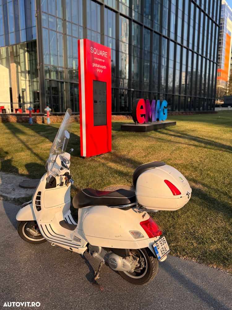 Vespa GTS 300 IE - 10