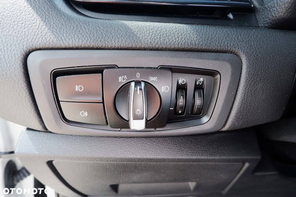 BMW Seria 2 216d Advantage - 15