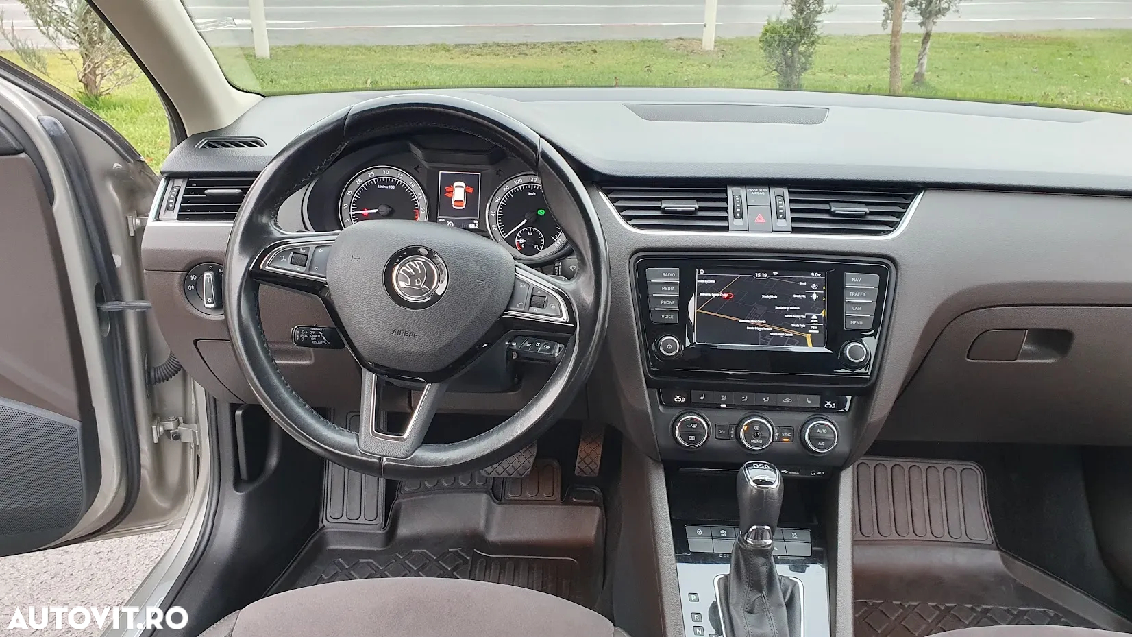 Skoda Octavia 2.0 TDI DSG 4X4 Laurin & Klement - 7