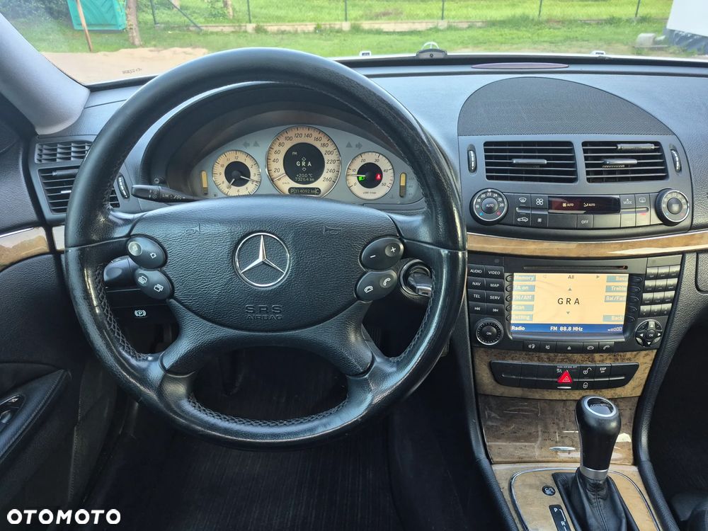 Mercedes-Benz Klasa E 320 CDI 7G-TRONIC Avantgarde - 25