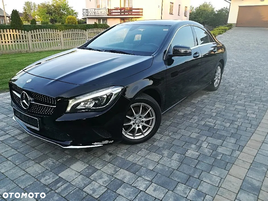 Mercedes-Benz CLA 180 AMG Line - 16