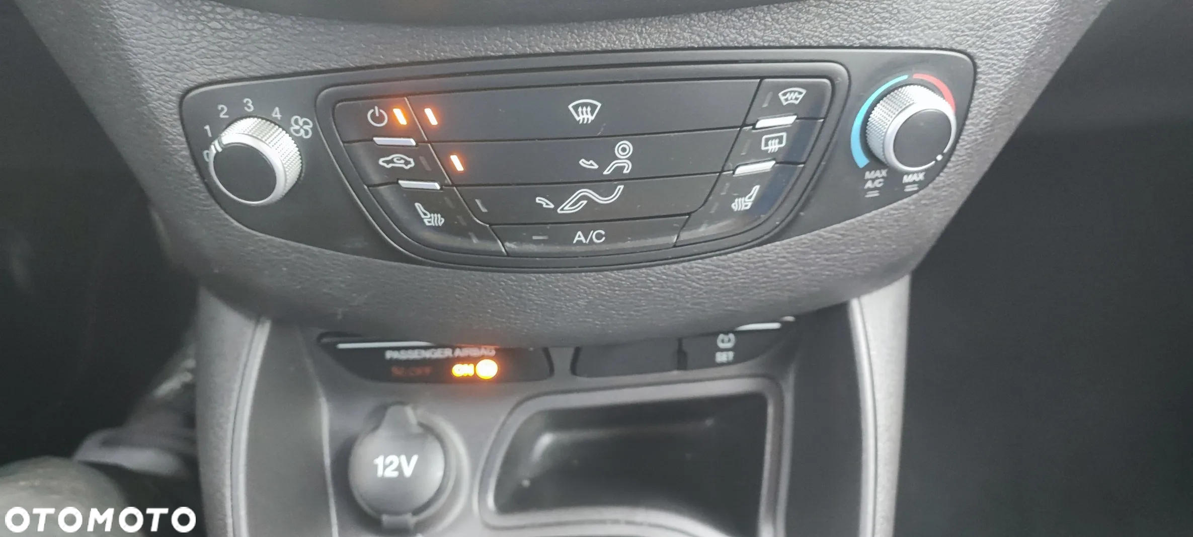 Ford Tourneo Courier 1.0 EcoBoost S&S Ambiente - 16