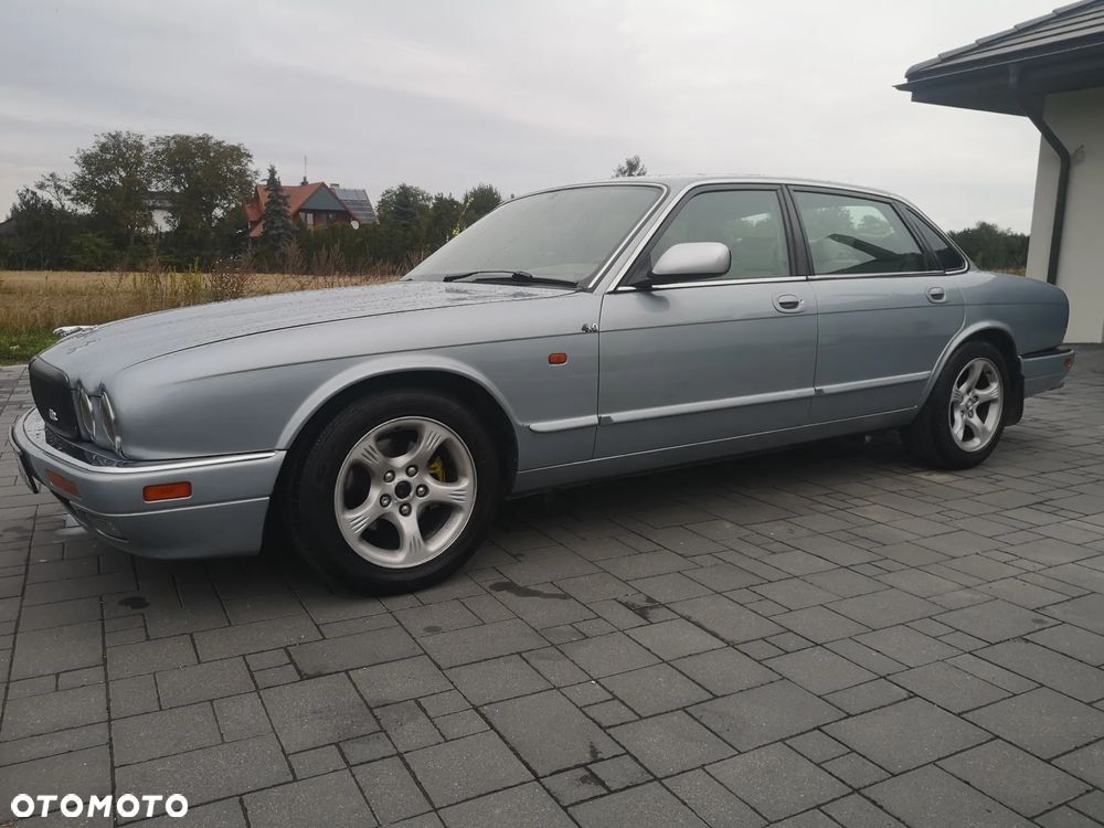 Jaguar XJ - 1