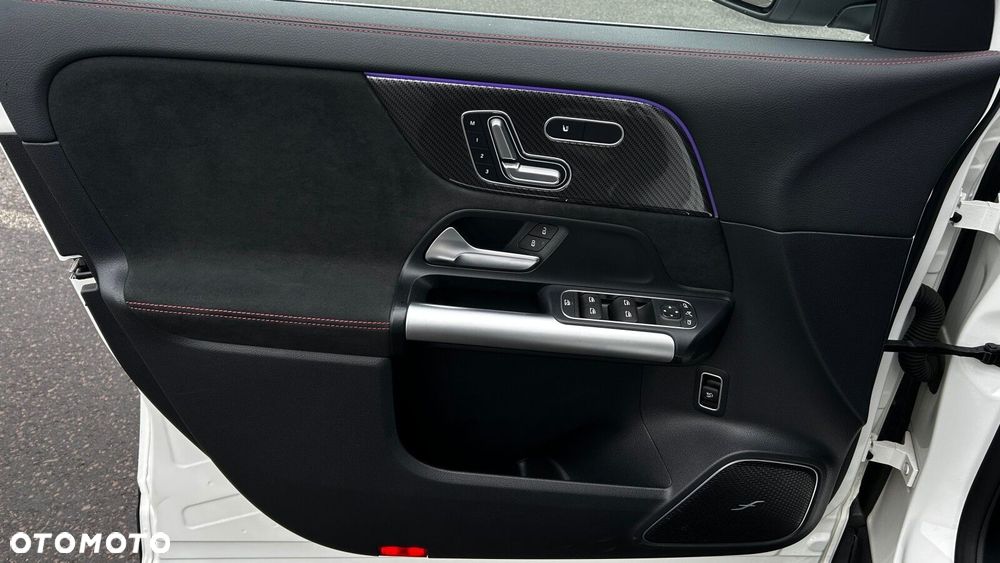 Mercedes-Benz GLA 200 AMG Line - 10